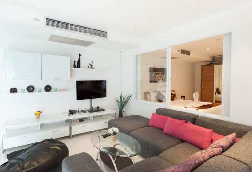 Sunset Plaza By Resava