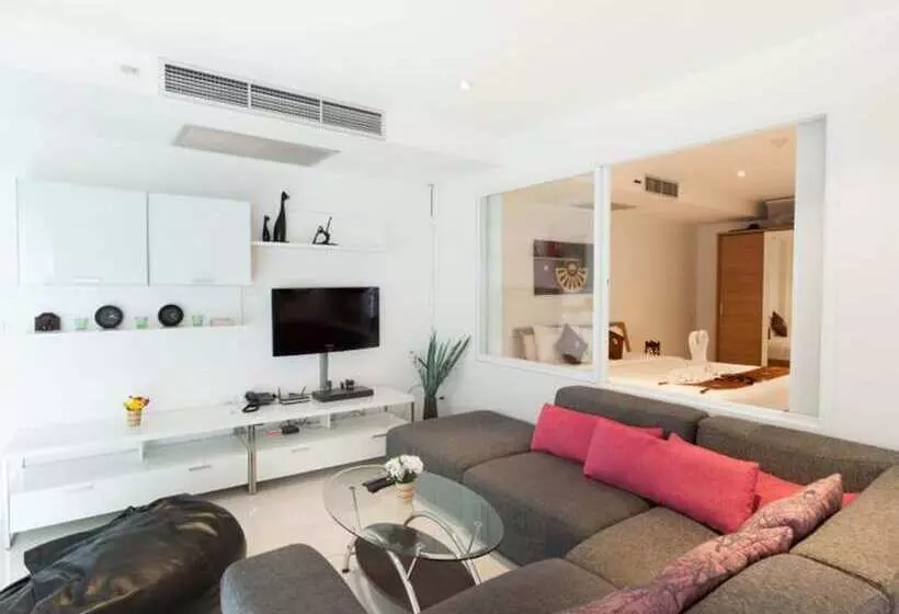 Sunset Plaza By Resava