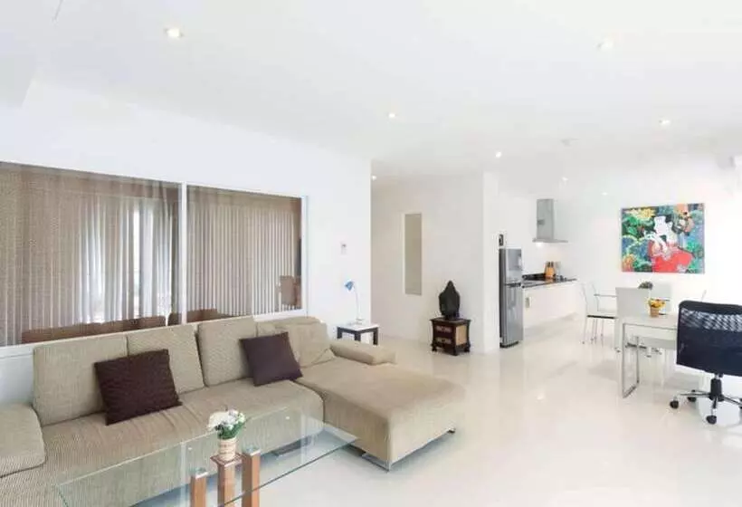 Sunset Plaza By Resava