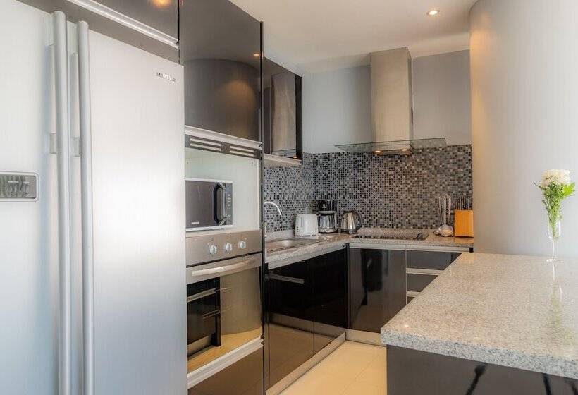 Sunset Plaza By Resava