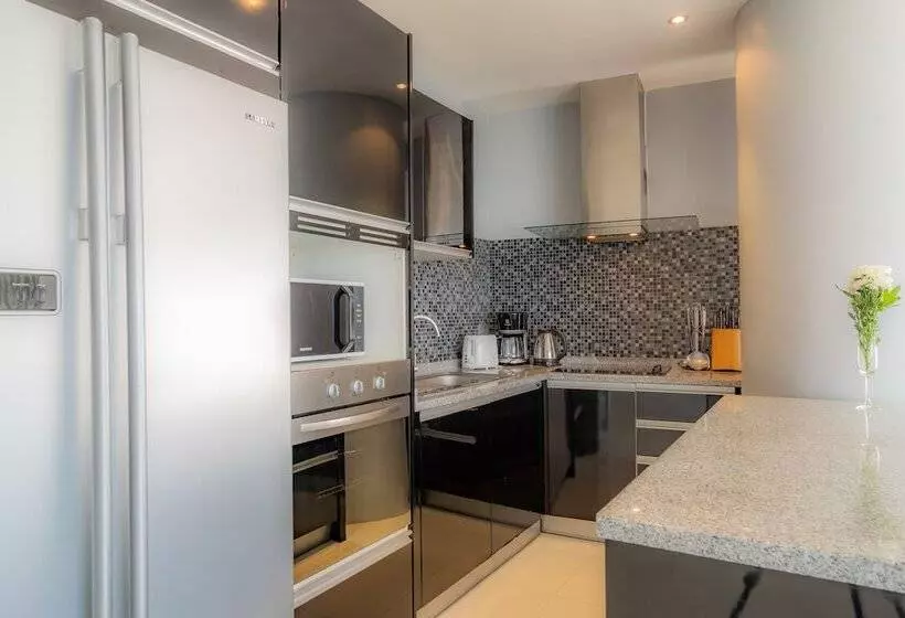 Sunset Plaza By Resava