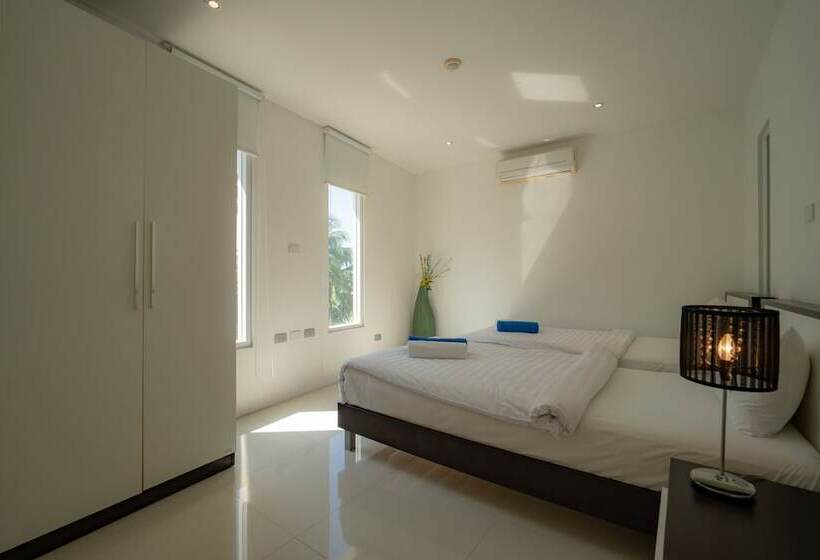 Sunset Plaza By Resava