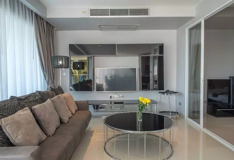 Sunset Plaza By Resava