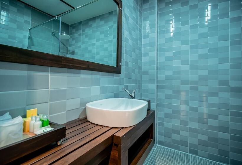 Thanthip Beach Resort Patong