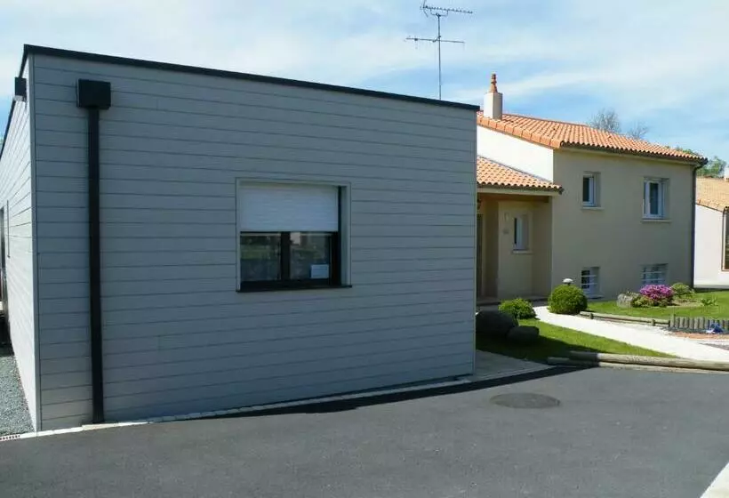 ベッドアンドブレックファースト Les Mouettes