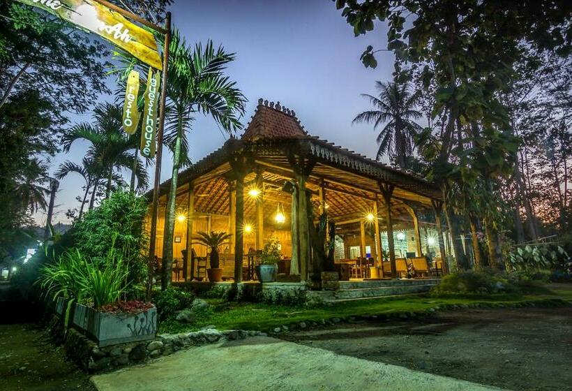 Hotel The Omah Borobudur