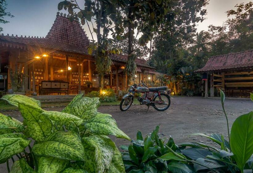 Hotel The Omah Borobudur