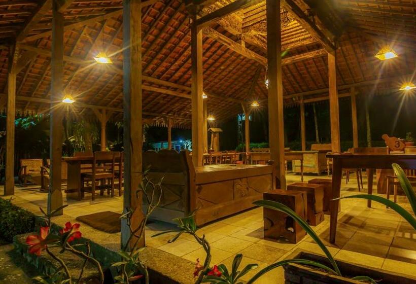 Hotel The Omah Borobudur