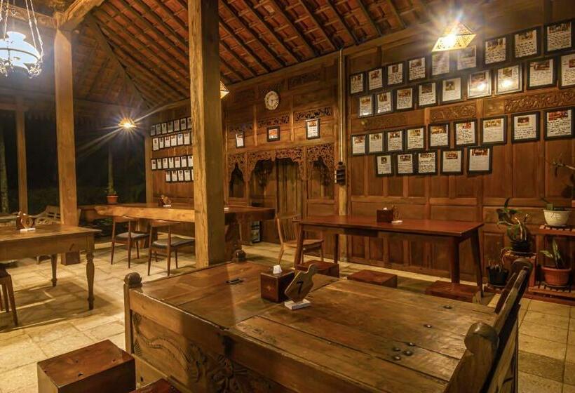 Hotel The Omah Borobudur