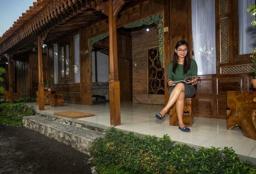 Hotel The Omah Borobudur