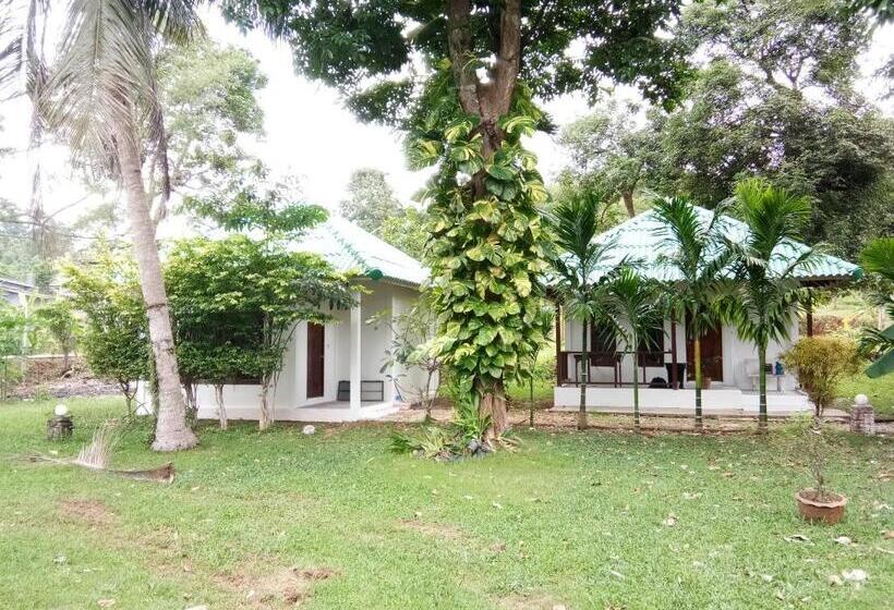 Tropical Paradise Leelawadee Resort