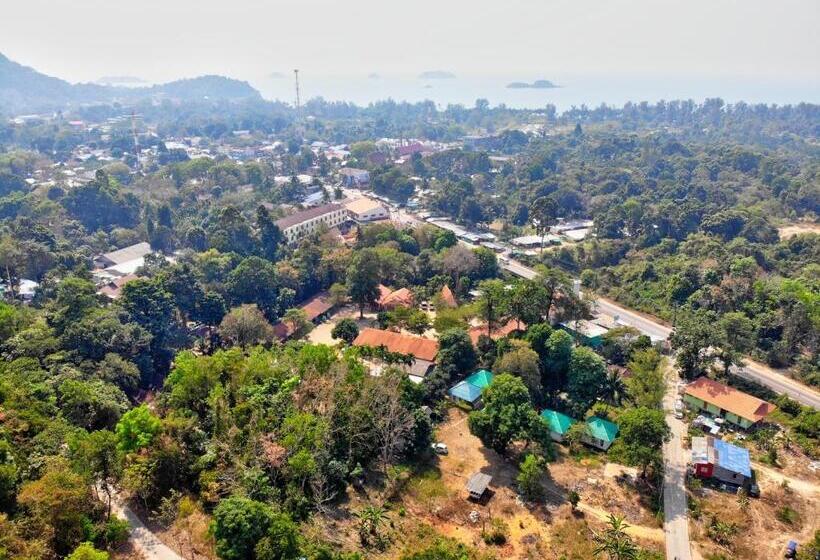 Tropical Paradise Leelawadee Resort