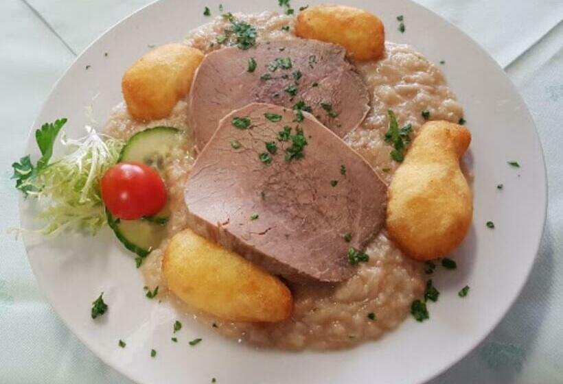 ユースホステル Kirchenwirt Heinrich Gasthof