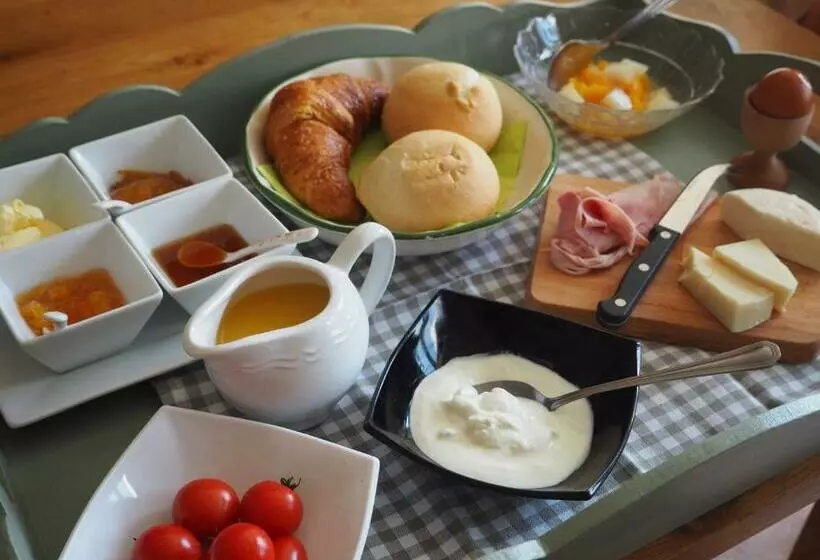 Aamiaismajoitus (B&B) Casa Del Roseto