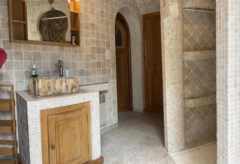 مبيت وإفطار Le Mas Des Mathes, Chambres D Hôtes, Studios