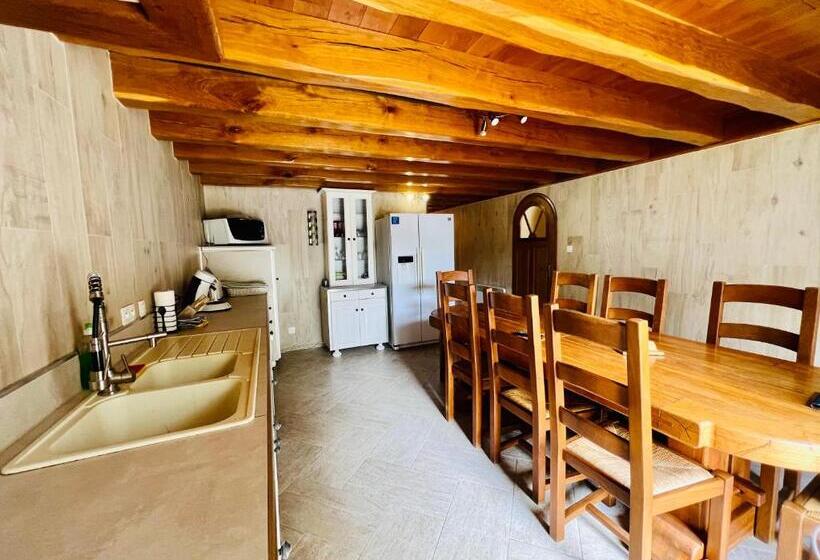 مبيت وإفطار Le Mas Des Mathes, Chambres D Hôtes, Studios