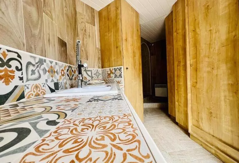 ベッドアンドブレックファースト Le Mas Des Mathes, Chambres D Hôtes, Studios