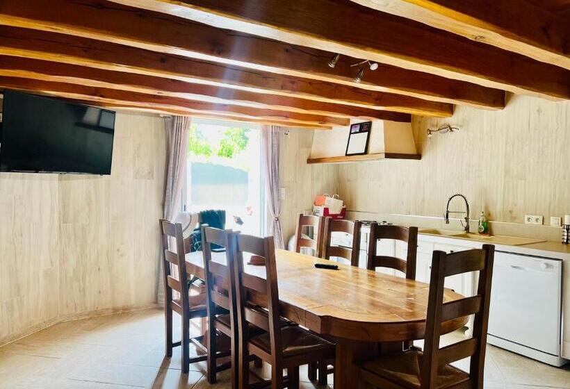 مبيت وإفطار Le Mas Des Mathes, Chambres D Hôtes, Studios