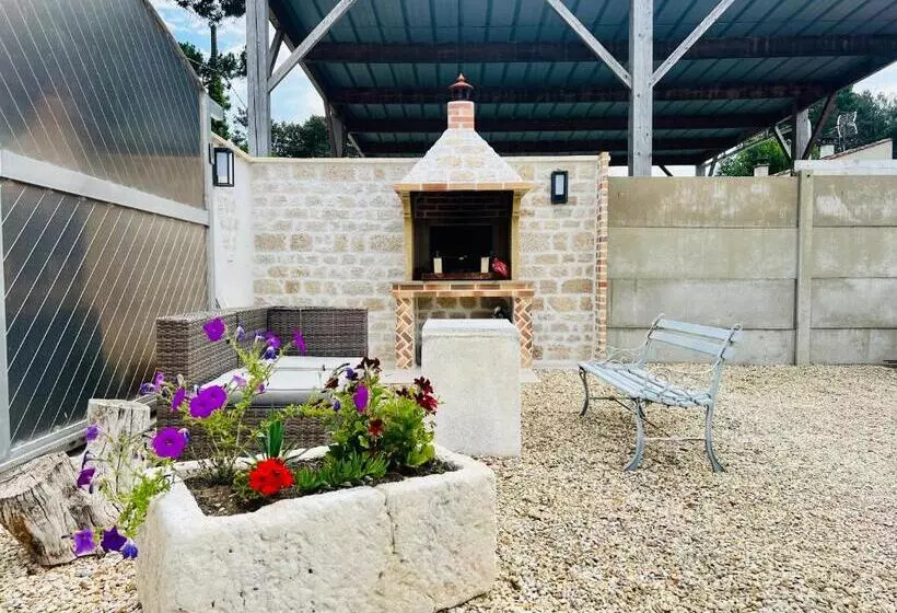 ベッドアンドブレックファースト Le Mas Des Mathes, Chambres D Hôtes, Studios