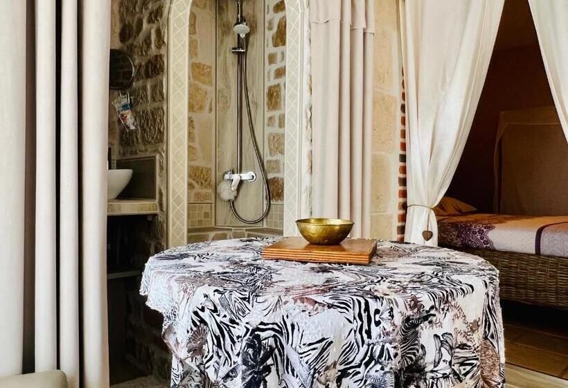 مبيت وإفطار Le Mas Des Mathes, Chambres D Hôtes, Studios