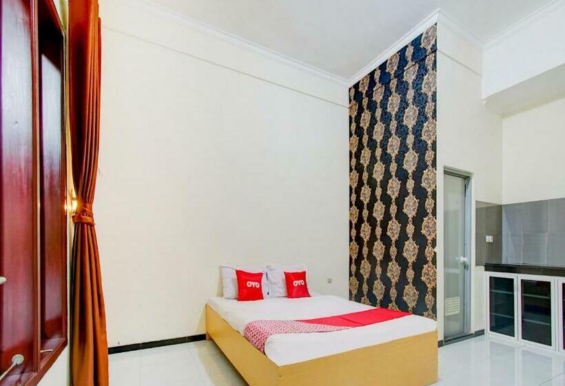 Hotel Vaccinated Staff Oyo 90151 Guest House 180