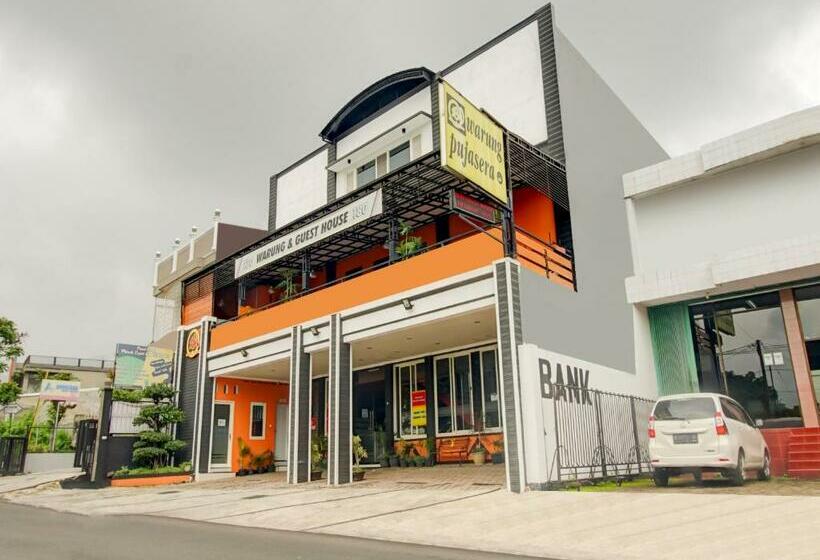 Hotel Vaccinated Staff Oyo 90151 Guest House 180