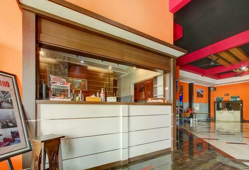 Hotel Vaccinated Staff Oyo 90151 Guest House 180