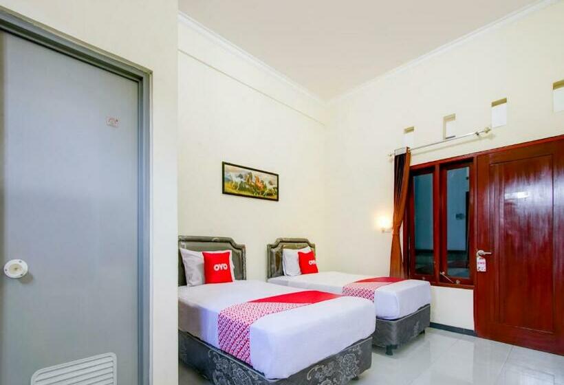 Hotel Vaccinated Staff Oyo 90151 Guest House 180