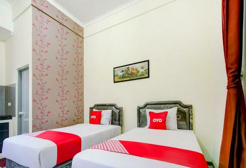 Hotel Vaccinated Staff Oyo 90151 Guest House 180