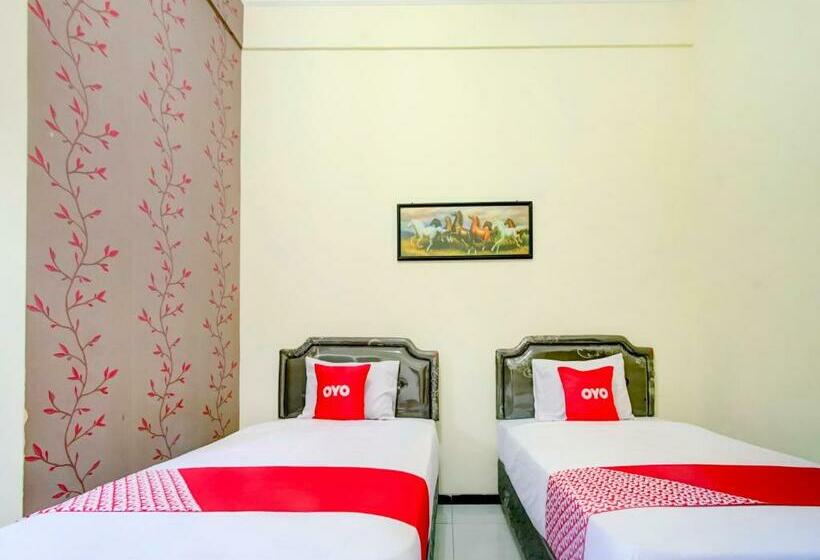 Hotel Vaccinated Staff Oyo 90151 Guest House 180