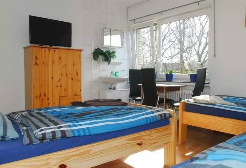 Majatalo Monteurwohnung Ferienwohnung Krings Baptistastr 2a