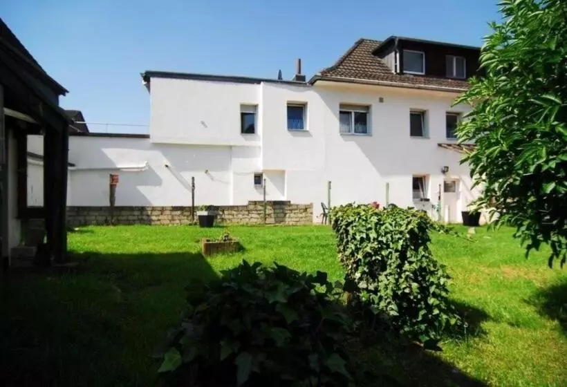 Majatalo Monteurwohnung Ferienwohnung Krings Baptistastr 2a