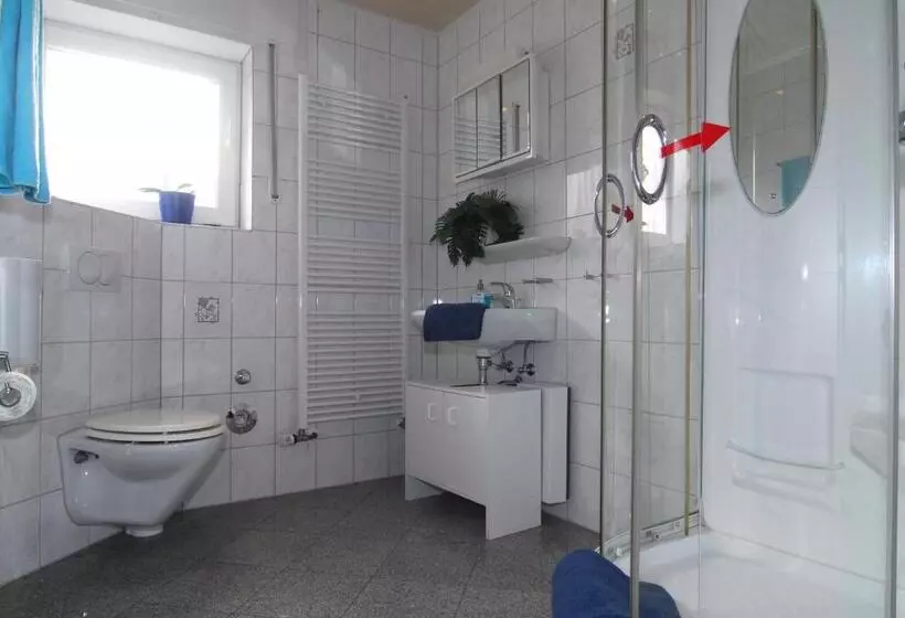 Majatalo Monteurwohnung Ferienwohnung Krings Baptistastr 2a