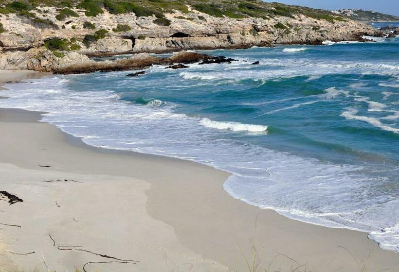 بنسيون Zeezicht Guest House