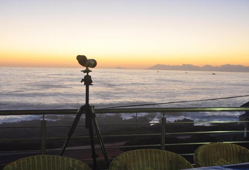 بنسيون Zeezicht Guest House