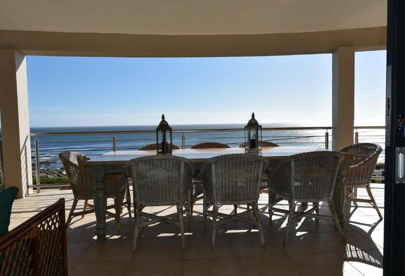 بنسيون Zeezicht Guest House