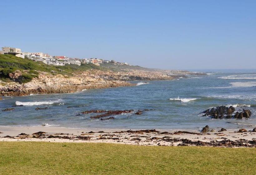 بنسيون Zeezicht Guest House