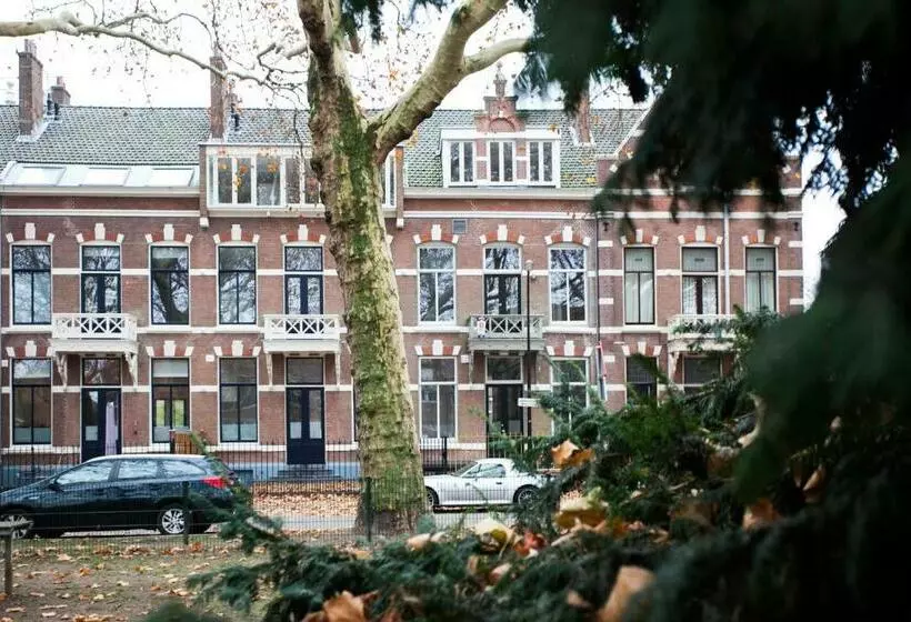 ベッドアンドブレックファースト Oranjepark