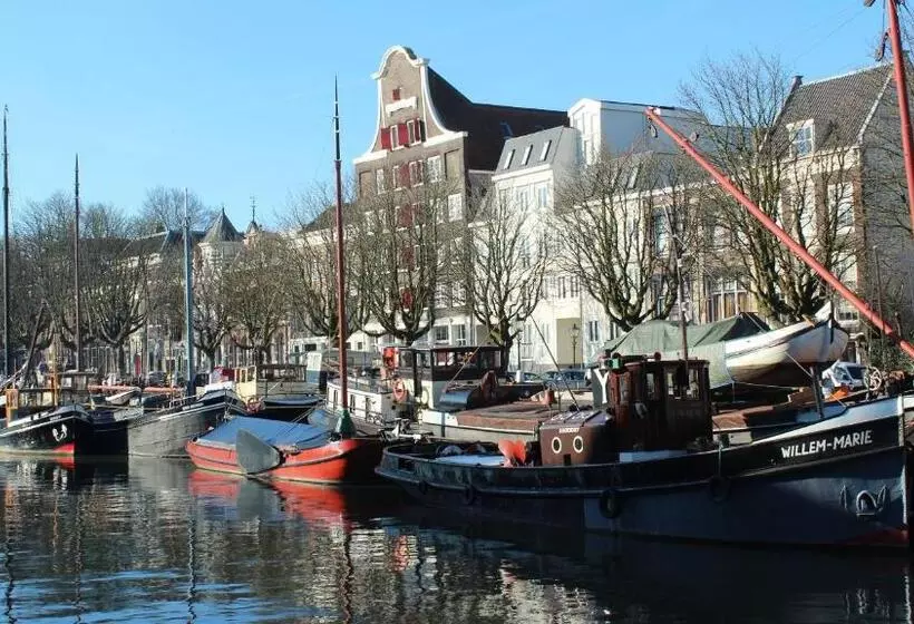 ベッドアンドブレックファースト Oranjepark