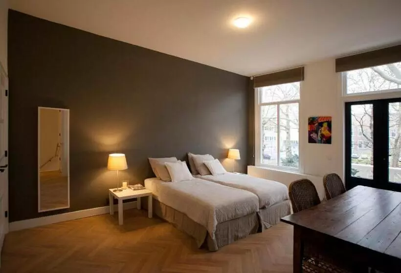 ベッドアンドブレックファースト Oranjepark