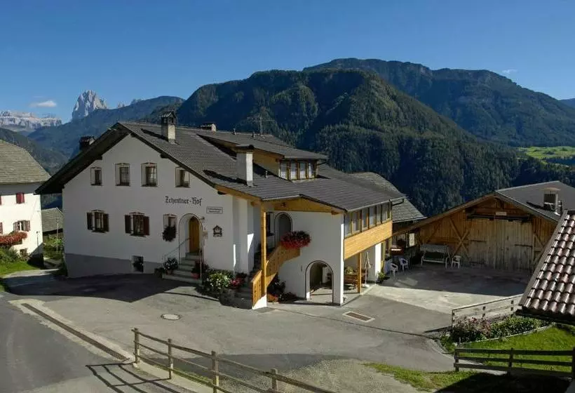 ホテル Zehentnerhof