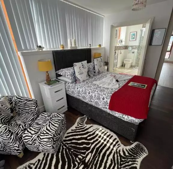 James Clow Bed & Breakfast