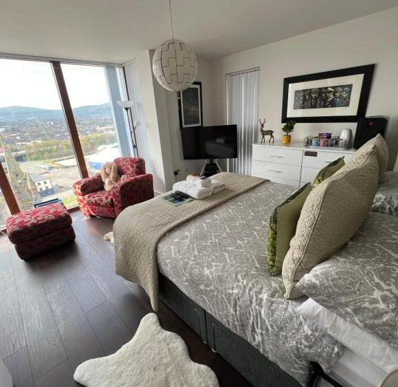 James Clow Bed & Breakfast