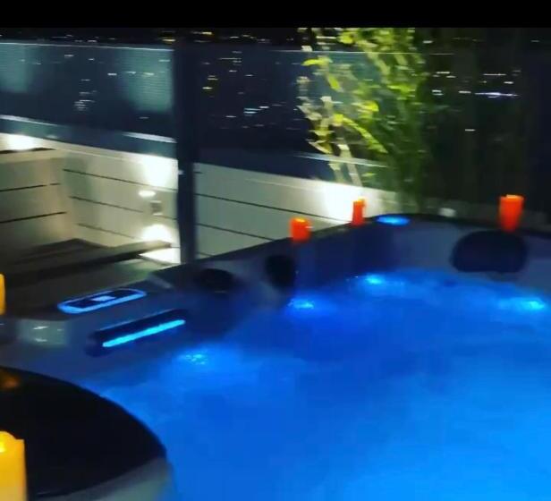 James Clow Bed & Breakfast