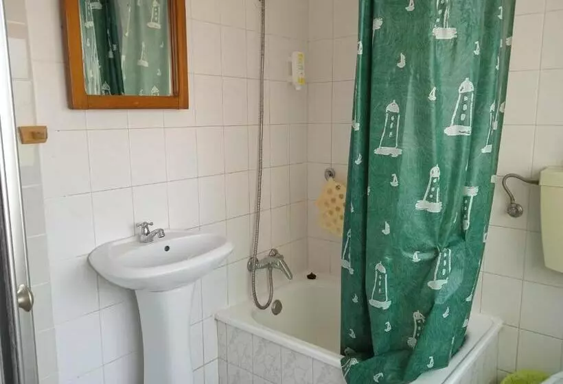 Majatalo Canadian Star