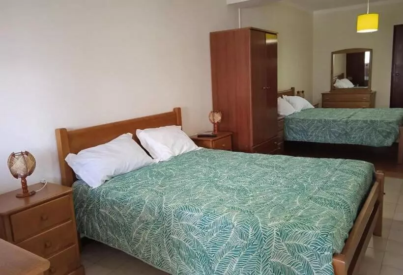 Majatalo Canadian Star