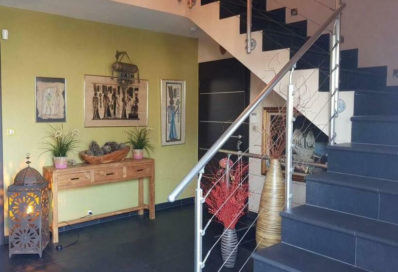 ベッドアンドブレックファースト Gate 25