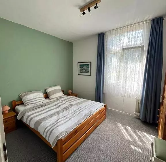 Hotelli Hostel Burg Hausen