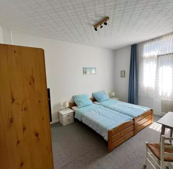 Hotelli Hostel Burg Hausen