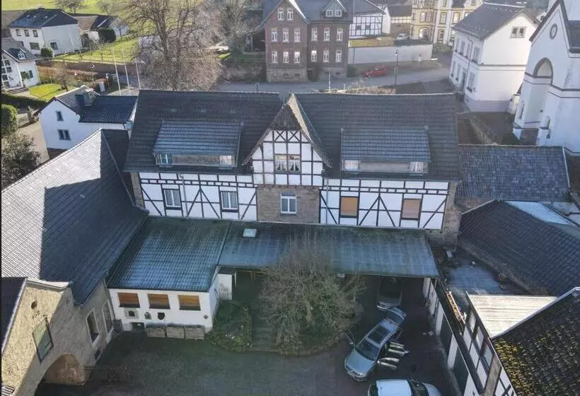 Hotelli Hostel Burg Hausen